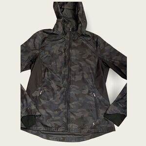 2/27&❤️❤️❤️DANSKIN MED. CAMO KIDS RAIN/WINDBREAKER